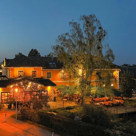 Perbersdorfer Heuriger 3*