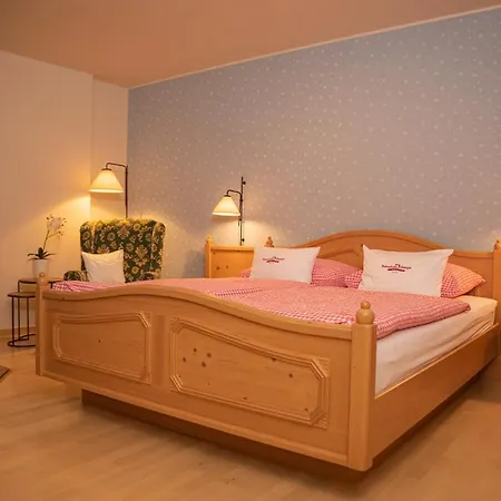 Πανσιόν Perbersdorfer Heuriger 3*