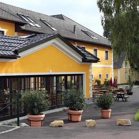 Perbersdorfer Heuriger Πανσιόν 3*