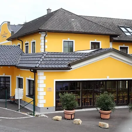 Perbersdorfer Heuriger Guest house