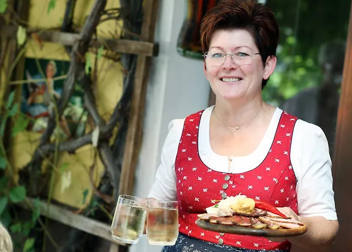 Perbersdorfer Heuriger 3*